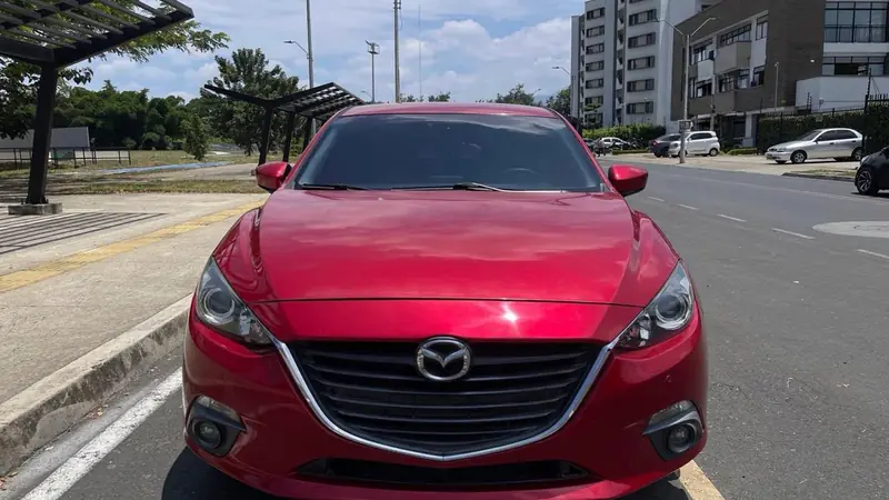 Mazda 3 Touring 2016 usado en venta en Cali — interior