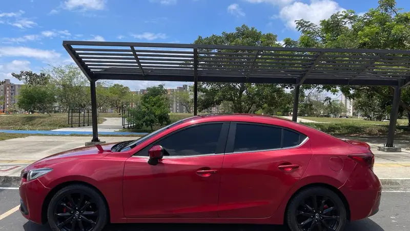 Mazda 3 Grand Touring 2016 usado en venta en Cali — llantas