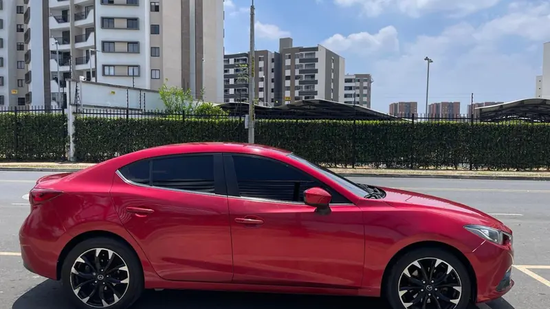 Mazda 3 Touring 2016 usado en venta en Cali — llantas