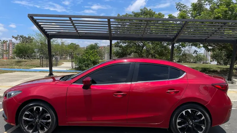 Mazda 3 Touring 2016 usado en venta en Cali